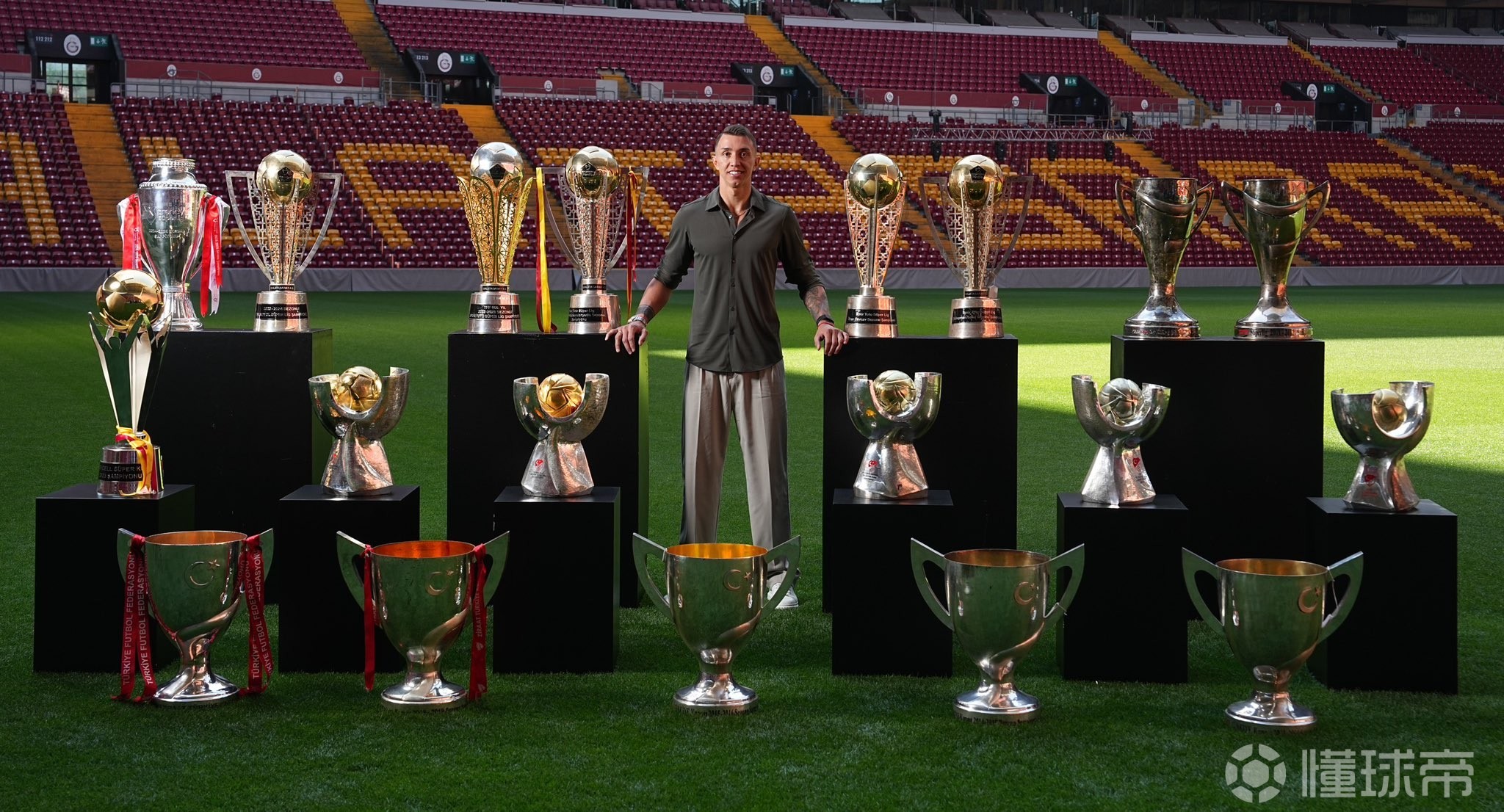 加拉塔萨雷大胜,轻松晋级淘汰赛的简单介绍 加拉塔萨雷大胜,轻松晋级淘汰赛的简单介绍