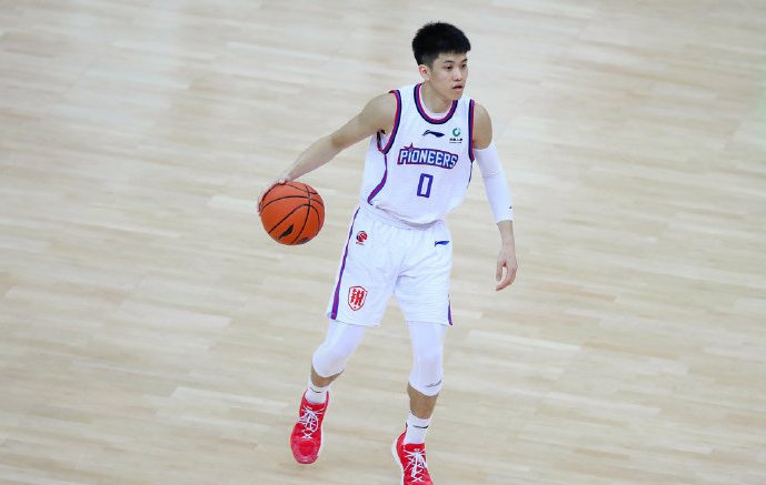 青岛队新秀崛起，助力球队连胜晋级