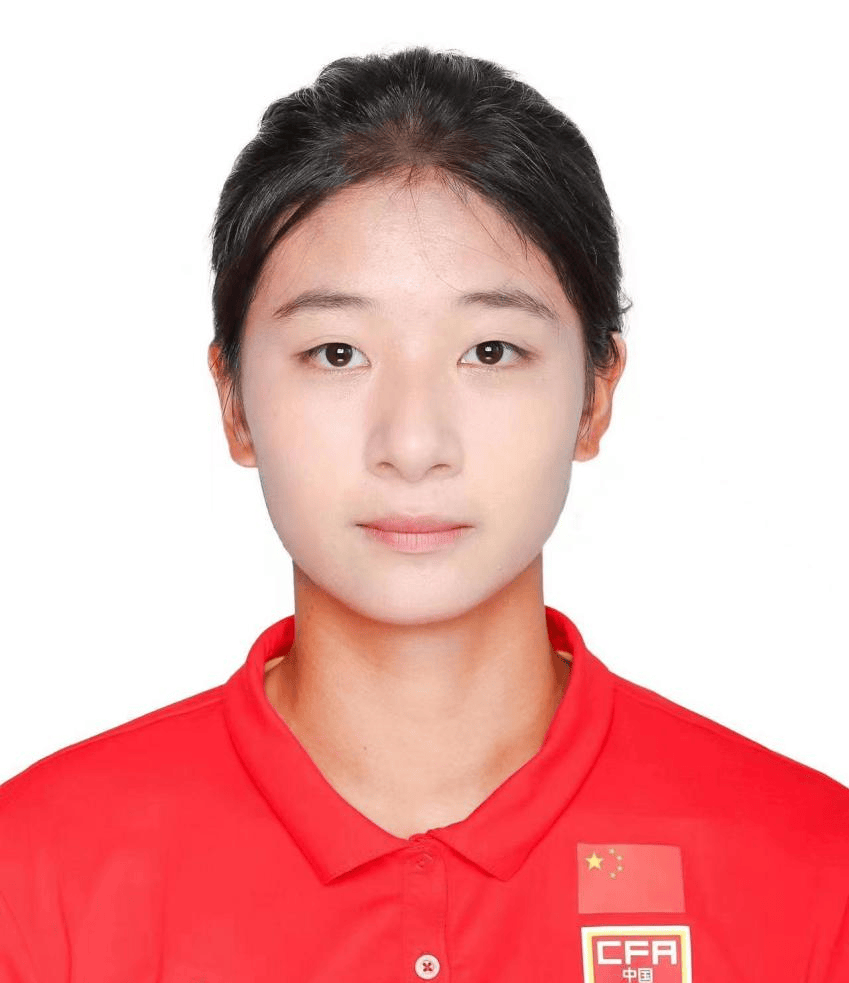 女足比赛中,中国队员王某获得最佳射手奖 女足比赛中,中国队员王某获得最佳射手奖