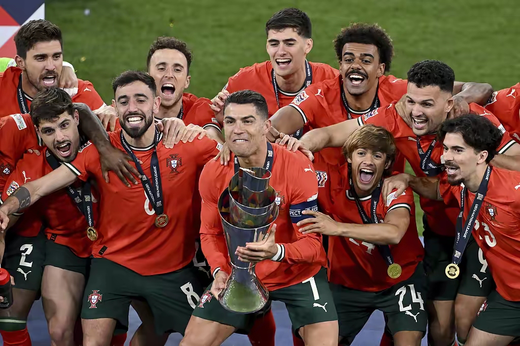 包含期待对决:葡萄牙队将与墨西哥队展开友谊赛角逐的词条 包含期待对决:葡萄牙队将与墨西哥队展开友谊赛角逐的词条