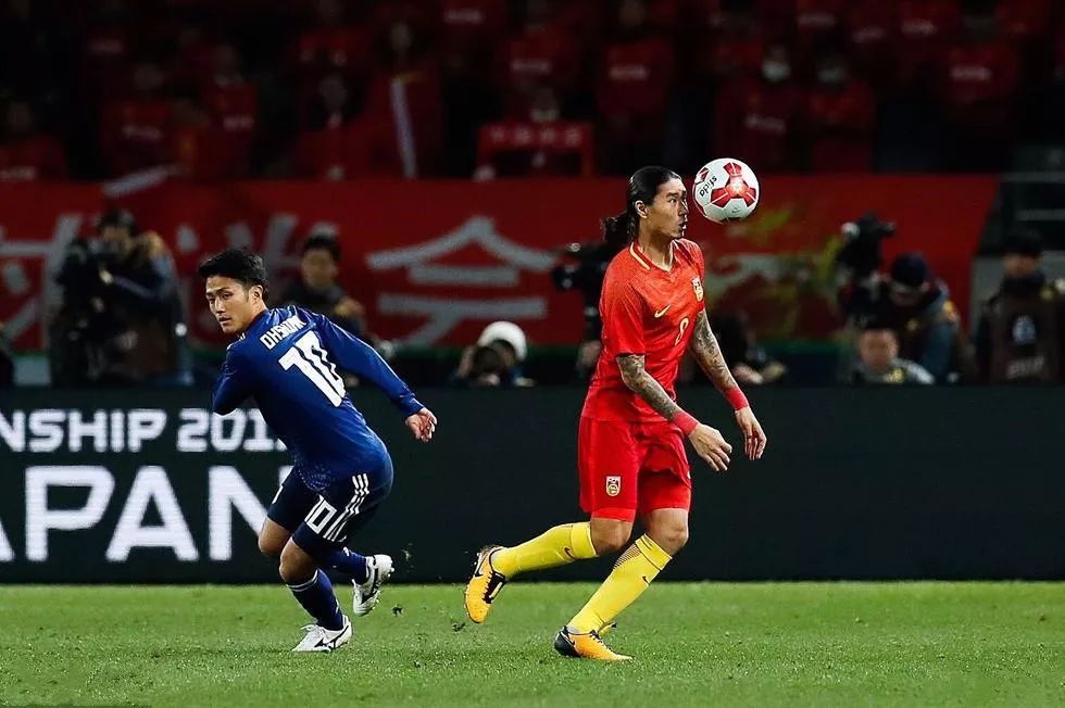 泰国队险胜日本队，黄鸭组合统治全场的简单介绍