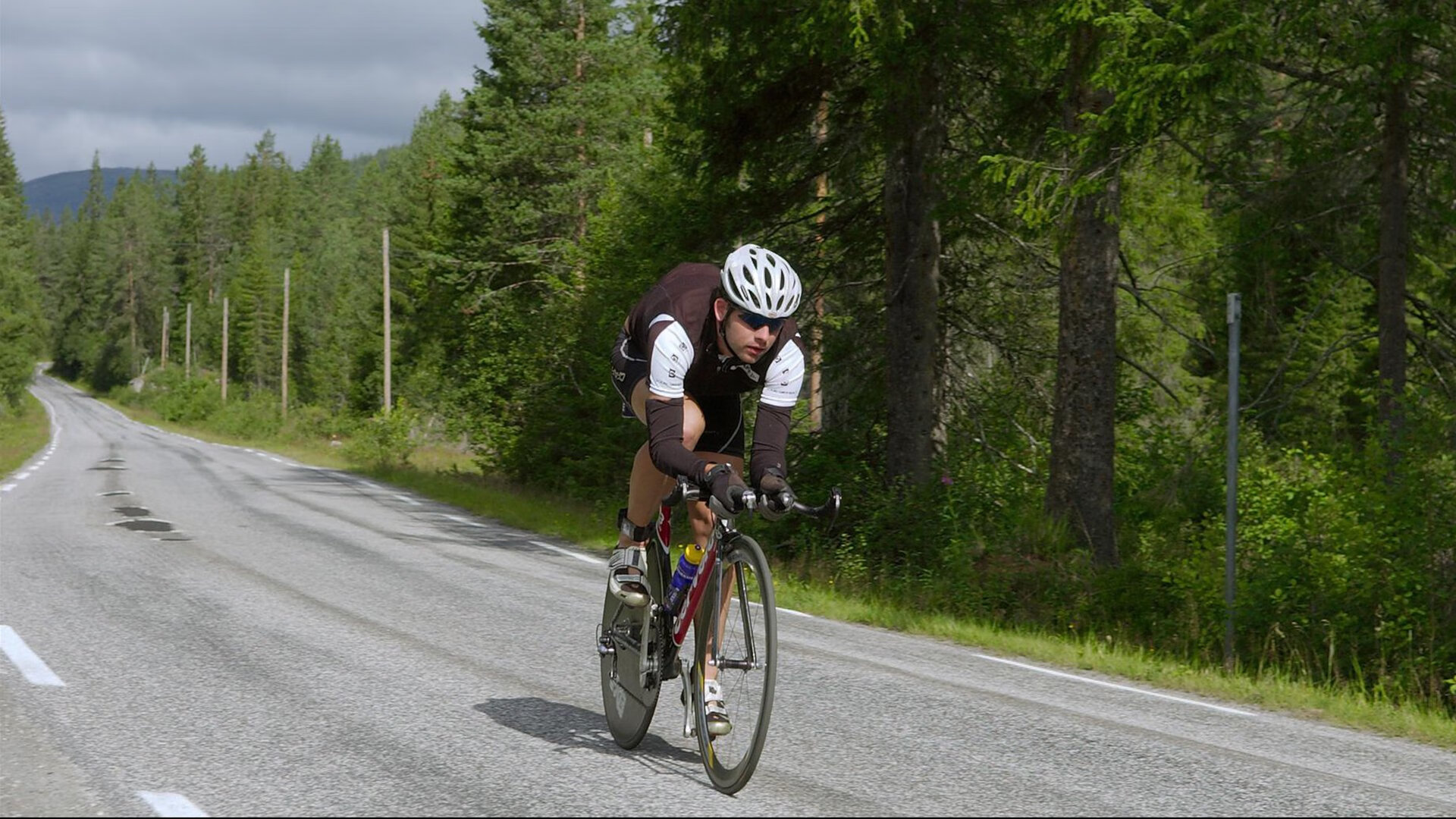 赛道奇迹，红牛二队惊天逆转，周冠宇惊艳四座改写历史